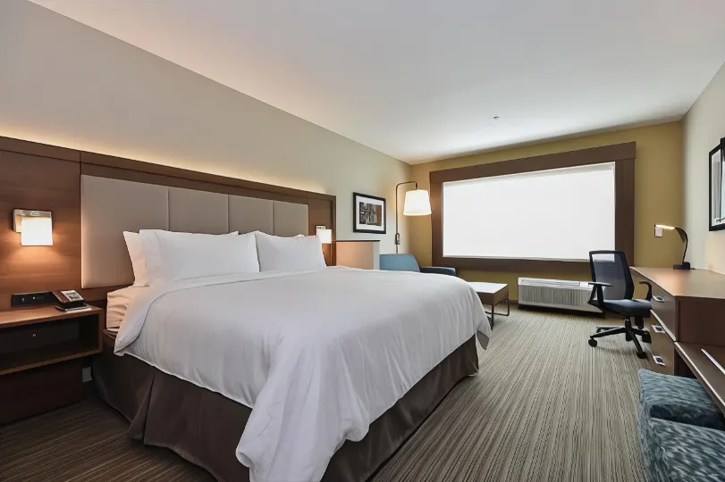 Holiday Inn Express & Suites Charlotte - Ballantyne