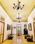 Colonial House Hotels in Kesambi