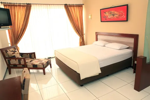 Arya Graha Semarang Hotels near Kampoeng Djadhoel Semarang