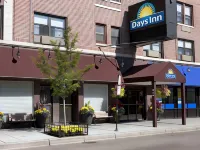 HOTEL VERSEY CHICAGO LINCOLN PARK Hotels near Lakeview