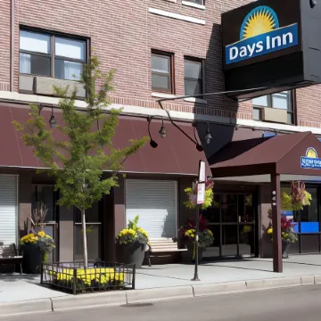 HOTEL VERSEY CHICAGO LINCOLN PARK Отели рядом с достопримечательностью «Второй город»