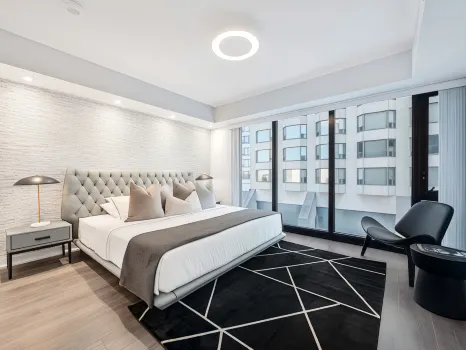 Stallion Suites Yorkville Hoteles cerca de Estación de metro Bathurst