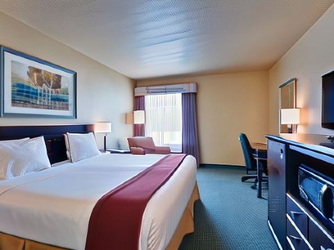 Holiday Inn Express Dryden