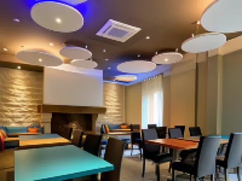 Logis - le Christina Hotels in Cher