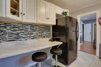 11 Mi to Manhattan: Pet-Friendly Duplex w/ Yard!