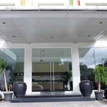 N2 Hotel Gunung Sahari Отели рядом с достопримечательностью «Собор Джакарты»