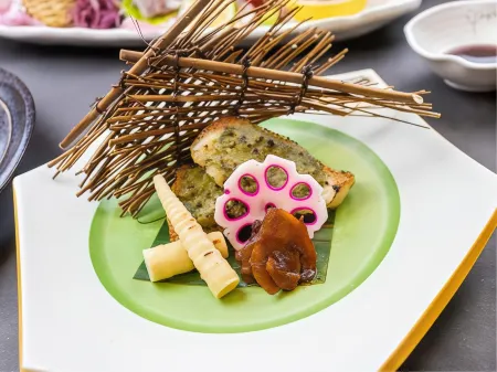 Yugawara Manyoso Отели рядом с достопримечательностью «Nishimura Kyotaro Memorial»