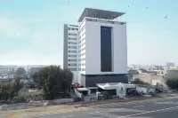 Holiday Inn Express & Suites Jaipur Gopalpura Hotels near Johri Bazar