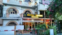 Motel Divine International فنادق في روركي