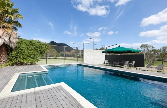 帕瓦努伊因斯洛奇摩託酒店