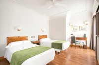 Hotel Hernán Cortés Hotels in 