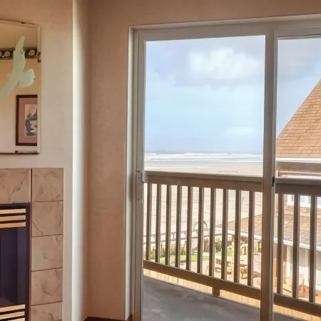 Ebb Tide Oceanfront Inn
