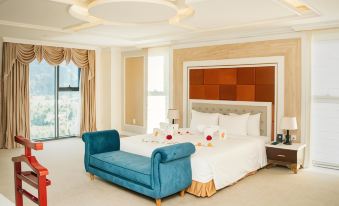 Muong Thanh Holiday Con Cuong Hotel