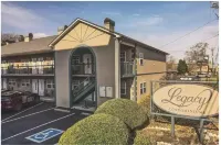 *NEW* CHARMING RETREAT. One block from Parkway