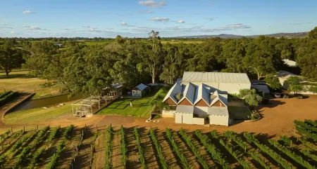 Upper Reach Spa Cottage Отели в г. Баскервилл