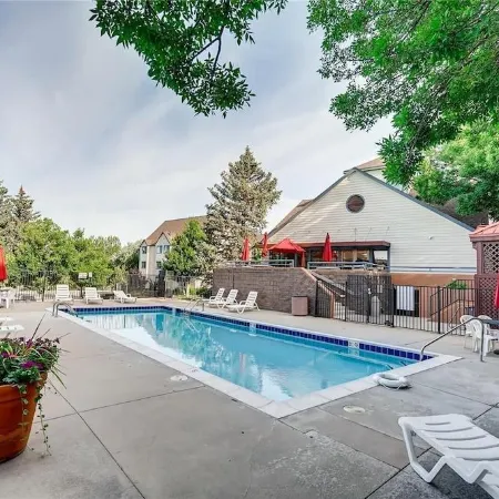 Beautiful And Updated Studio Condo In DTC!