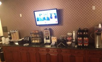 Aashram Hotel by Niagara River