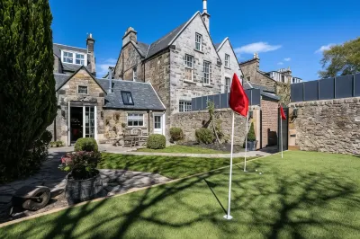 No1 Apartments & Bedrooms St Andrews - St Mary's Hotels near West Sands Beach