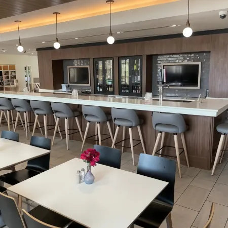 Holiday Inn ATLANTA-GAS SOUTH ARENA AREA by IHG