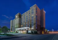 DoubleTree by Hilton Biloxi Hotels near Biloxi Fire Museum
