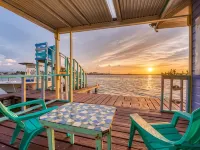 Cosmic Crab Resort Hotels in Carenero