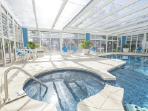 Burleigh Surf Apartments Hotels in Miami