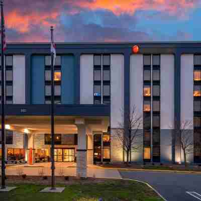 Best Western Plus Meadowlands Hotel Exterior