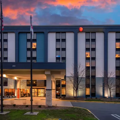 Best Western Plus Meadowlands ゴールデン・パーク周辺のホテル