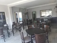 Sunflower Guesthouse & Spa فنادق في Vanderbijlpark