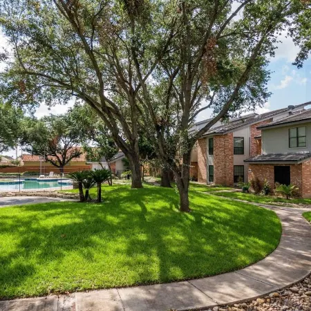 Texas-Sized Comfort w/ Pool Near DHR- Sleeps 14