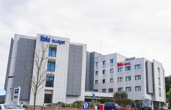 宜必思吉羅那布拉瓦海岸酒店