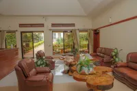 Miika Eco Resort Hotel Hotel di Bugahya