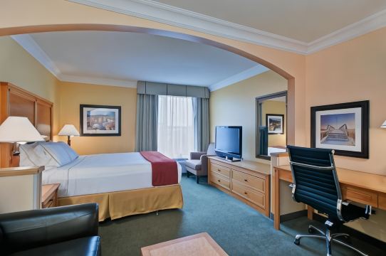 Holiday Inn Express & Suites CHARLOTTETOWN by IHG