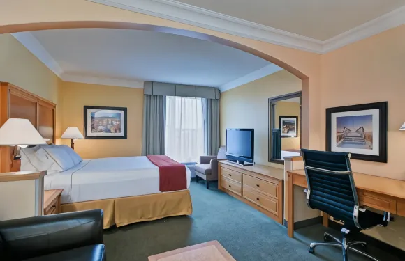 智選假日套房酒店夏洛特敦