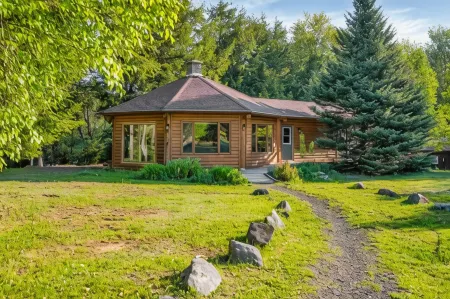 Mersey River Chalets a Nature Retreat