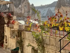 Naraca Cave House