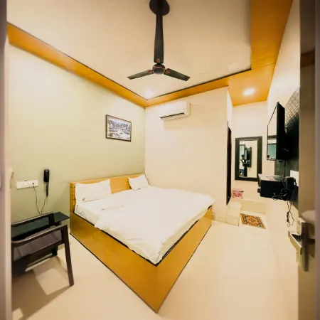 Hotel Pragati Heights Отели в г. Ааньор