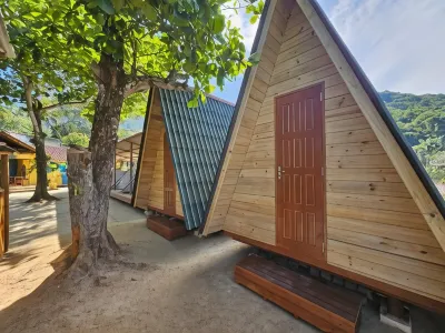 Raio de Sol Pousada & Camping Hotels near Praia Preta
