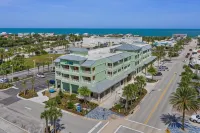 Holiday Inn Express ST. Augustine - Vilano Beach Hotels near The White Room