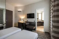 Hotel Ovest