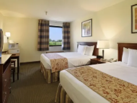 Ramada by Wyndham Bettendorf Hotels in Bettendorf