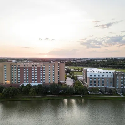 Courtyard Houston Sugar Land/Lake Pointe Hotels near West Oaks Mall