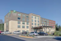 Holiday Inn Express & Suites Auburn Downtown Hotels in Auburn