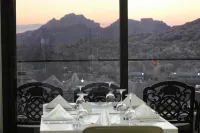 H Luxury Hotel