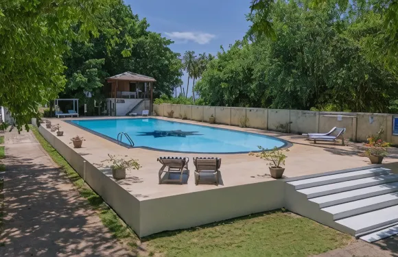 鴿子島海灘度假村