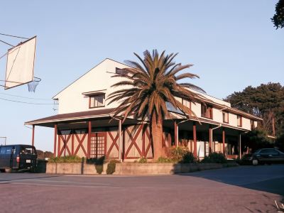 Pension Healthy Wing
