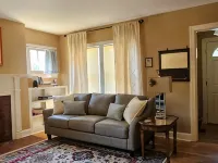 Storybook Cottage House Morehead KY 3 BR1.5 bath Downtown Hospital MSU Hotels in Morehead