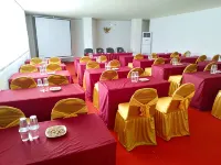Votel Hotel De'Pratnya Kediri Các khách sạn ở Ngasem
