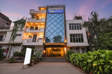 FabHotel Yash Residency - Yamuna Sports Complex