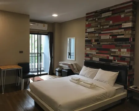 Ben at Salaya Hotels in Sam Phran